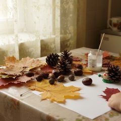Осенние поделки с детьми: 14 штук из листьев, шишек и картона